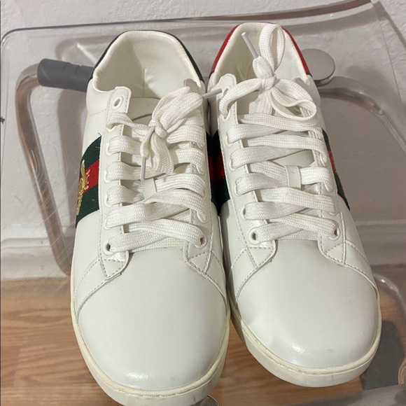 Gucci Women's White Sneakers with Red and Green Stripes - Picture 2 of 5